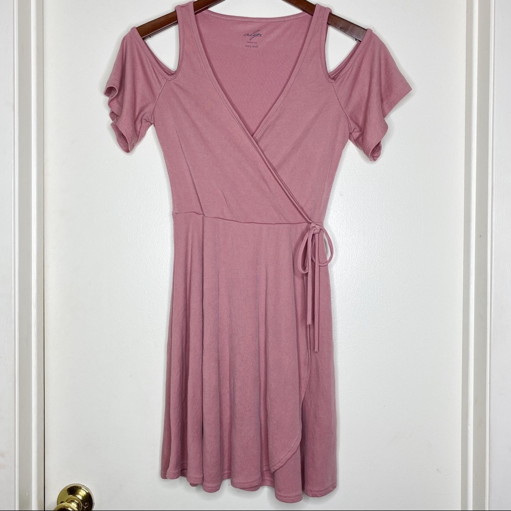 ALYA mauve ribbed cold shoulder w/ tie shift dress